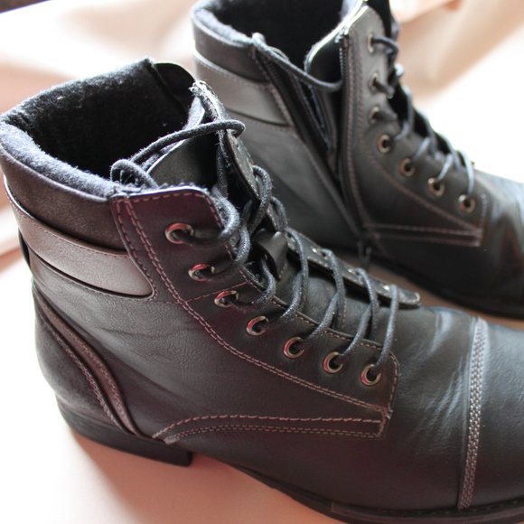 Steve Madden Other - Steve Madden Men's Size 11 Black Cap Boots Leather w/gray trim, dress or casual